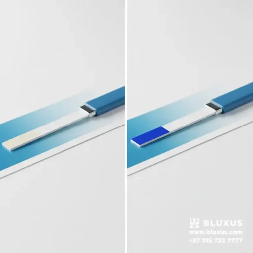 Comparación visual de resultados de la prueba de alcohol: almohadilla blanca (negativo) vs almohadilla azul (positivo).