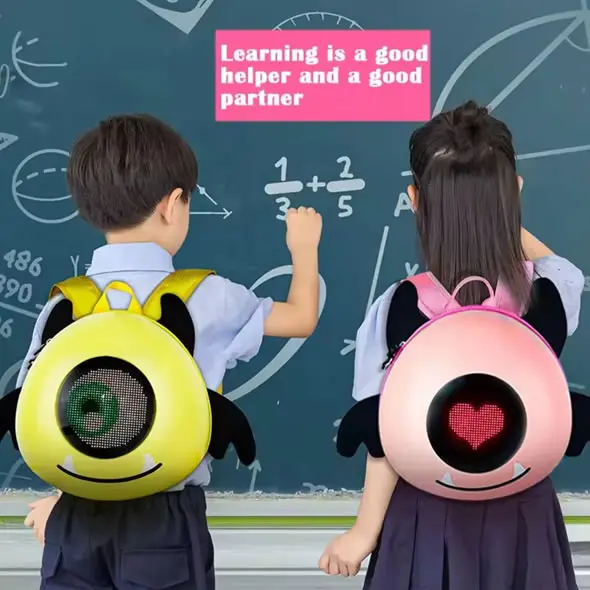 Maleta Para Niños Con Pantalla Led Monsters INC 3 Maleta Para Niños Con Pantalla Led Monsters INC 6