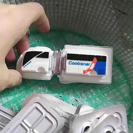 Memoria USB Personalizada Forma de Bus Moderno: Celebrando los 50 Años de Cootranar 18 Maestría en Color y Textura USB Personalizada Aerocondor Cootranar