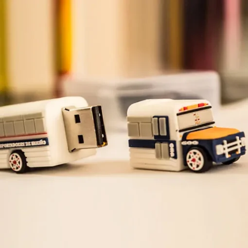 Memorias USB con Diseño de Bus Antiguo Un Tributo a los 50 Años de Cootranar