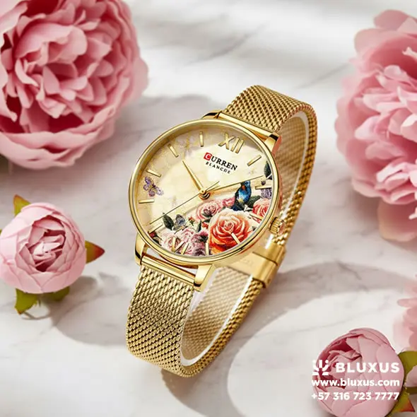 Reloj Curren mujer con diseño floral y elegante moda Medellín