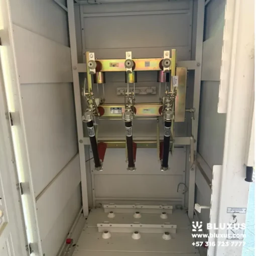 Celda de medida y protección de media tensión INELMEC para el blindaje del sistema eléctrico.